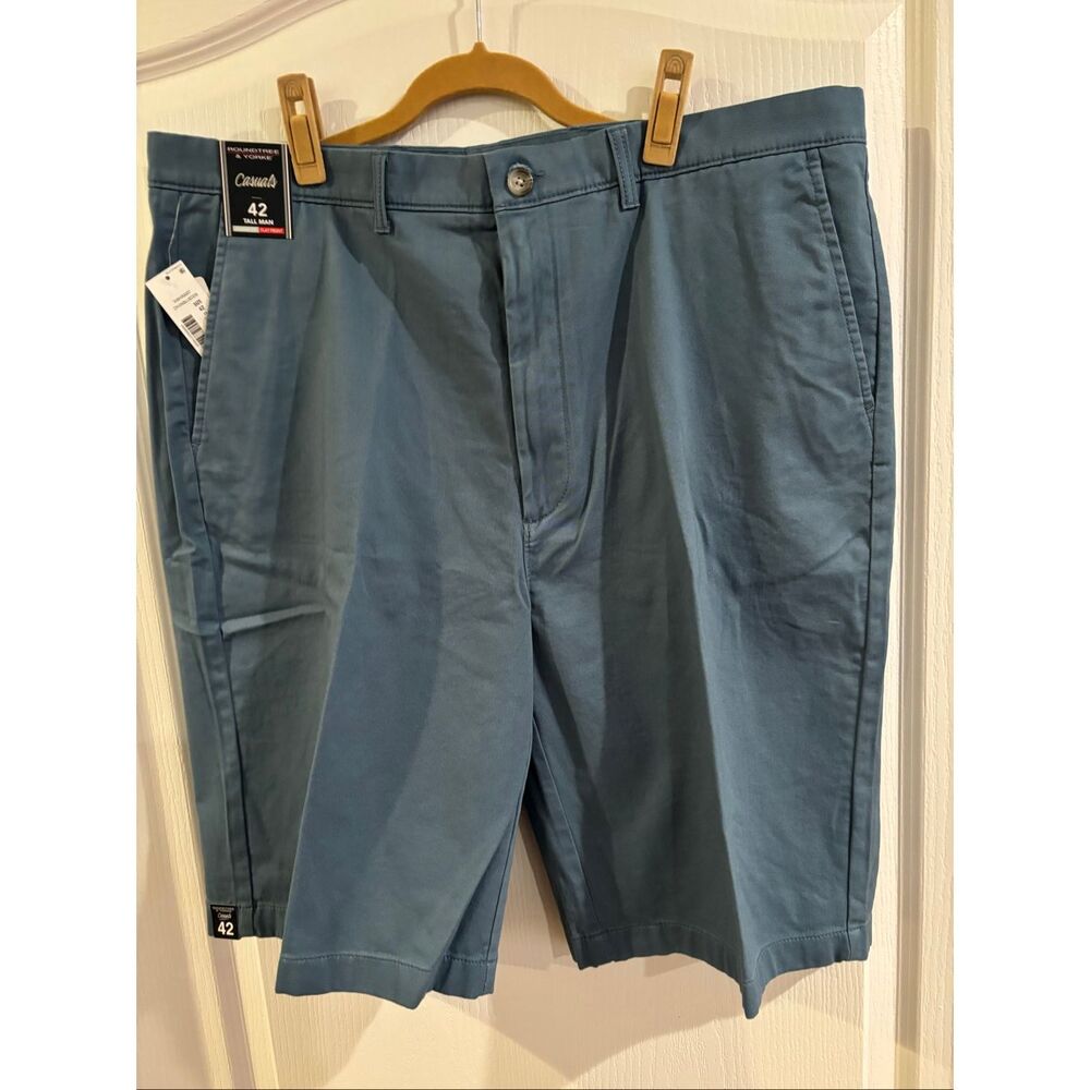 NWT Roundtree & Yorke Men’s Classic Fit Flat Front Shorts 11” Inseam.  42” Waist